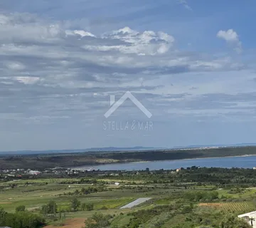Građevinsko zemljište sa pogledom na more - Radovin - Radovin, Ražanac