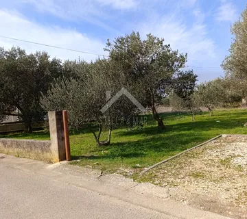 Građevinsko zemljište u centru, 400m do plaže - Zaton - Zaton, Nin