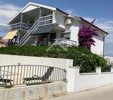 Kuća sa 5 apartmana, 150m do mora - Privlaka  - cover