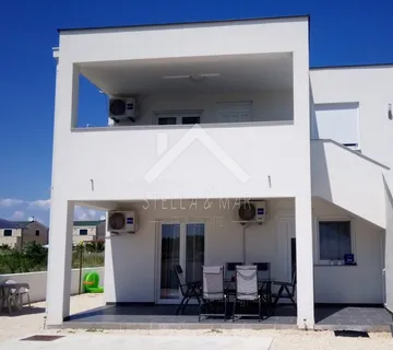 Dvojna kuća sa tri apartmana - Privlaka  - cover