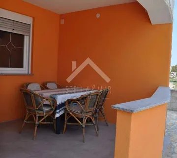 Dvosobni apartman, blizina mora - Vir - cover