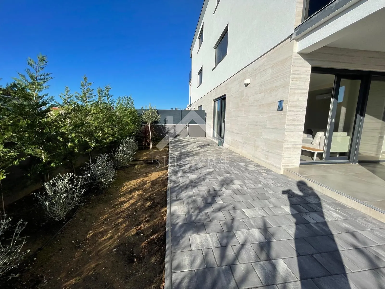 Dvosobni apartman sa vrtom, NOVOGRADNJA - Privlaka  - cover