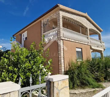 Kuća sa 3 apartmana, pogled na more - Vir - cover