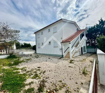 TOP LOKACIJA! Kuća sa 5 apartmana, Centar - Vir - cover