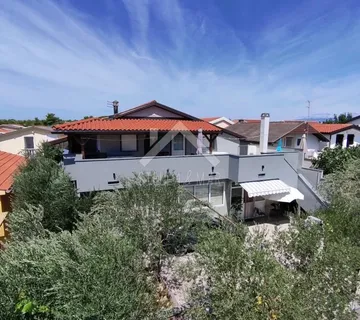 Kuća sa 4 apartmana, južna strana - Vir - cover