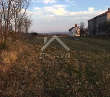 Građevinsko zemljište s prekrasnim pogledom - Radovin - Radovin, Ražanac