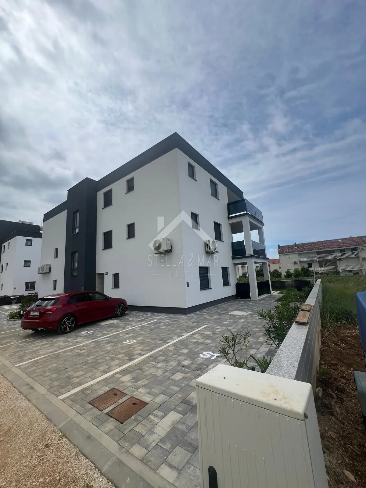 Dvosobni apartman sa vrtom, NOVOGRADNJA - Privlaka  - cover