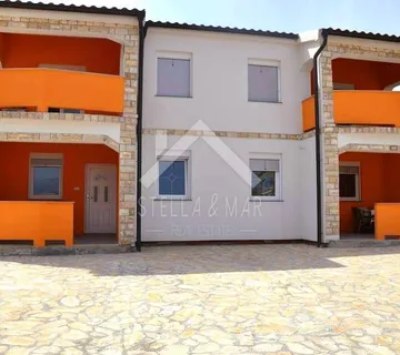 Kuća sa 4 apartmana  - Vir - cover