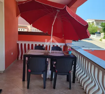 Dvosobni apartman 50m do mora - Vir