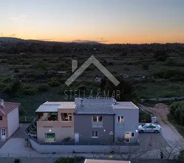 Prekrasna Villa sa bazenom - Vir - cover