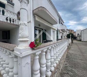 Jednosobni apartman sa prostranom terasom -  Vir  - cover