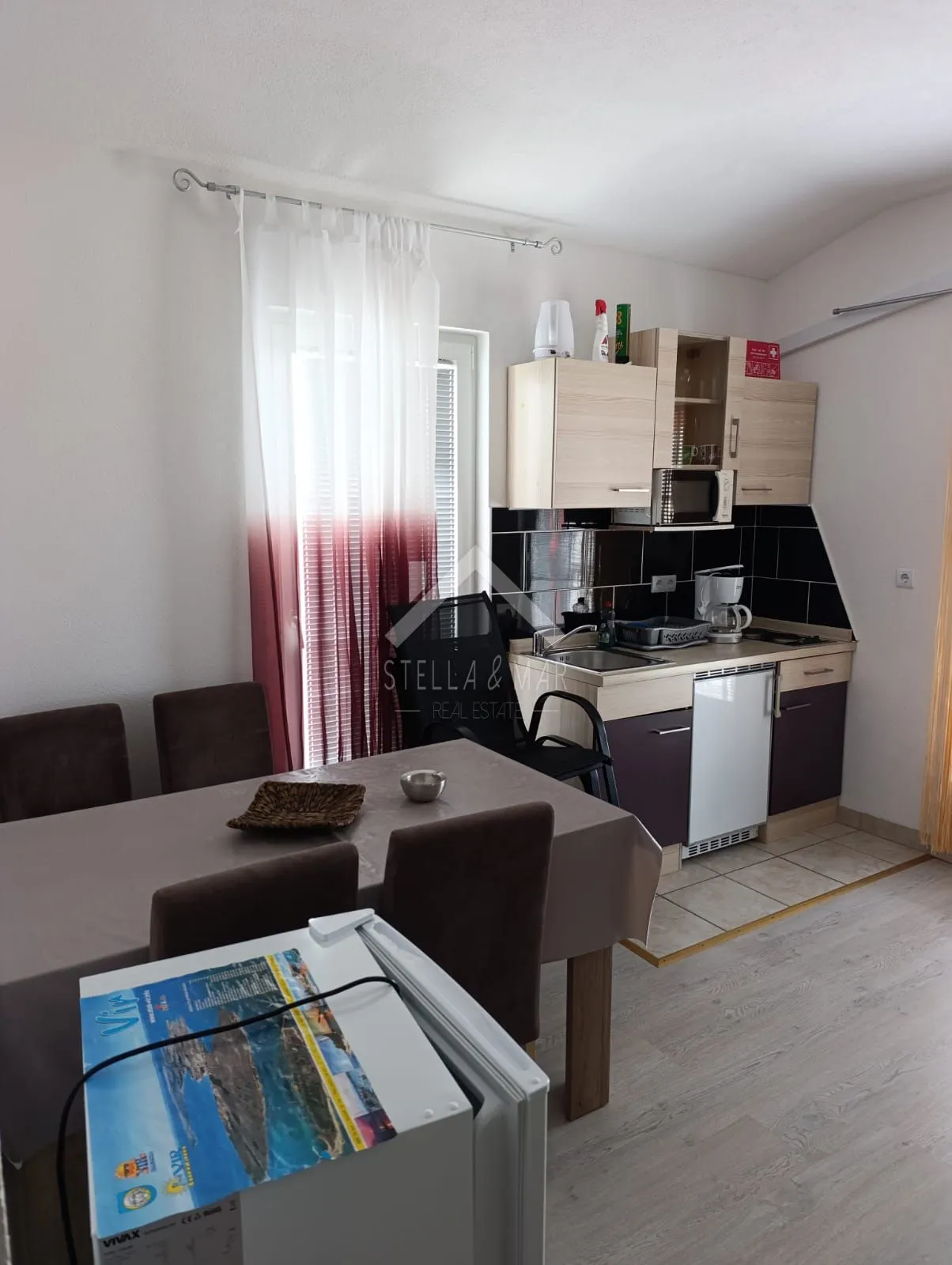 Dvosobni apartman, južna strana Vir  - cover