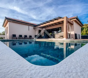 Prekrasna Vila sa bazenom, Novogradnja !! Petrčane  - cover