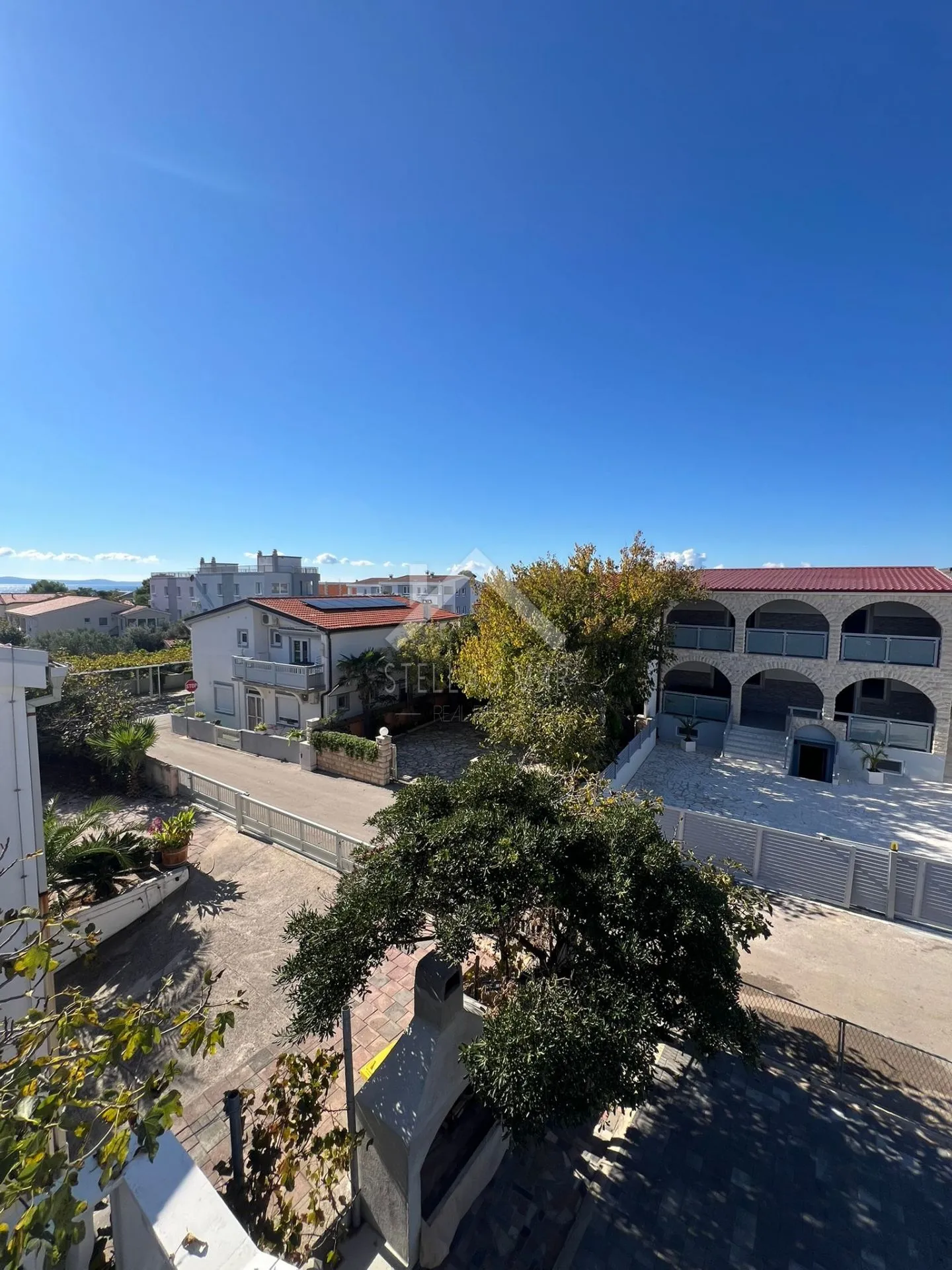 Prekrasna kuća sa 3 apartmana - Vir  - cover