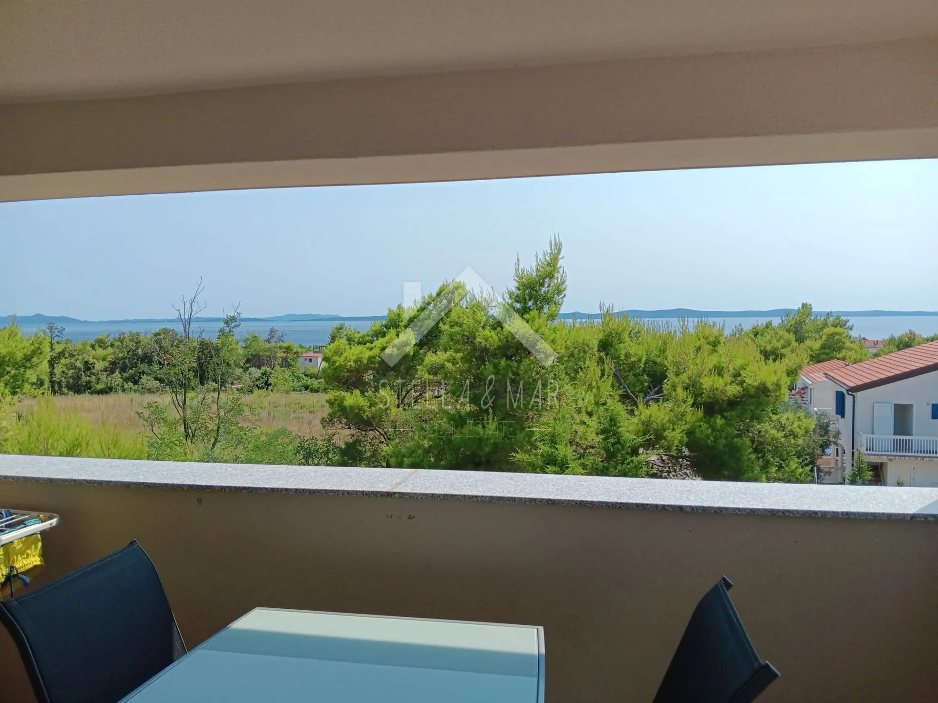 Dvosobni apartman sa pogledom na more  - Vir  - cover