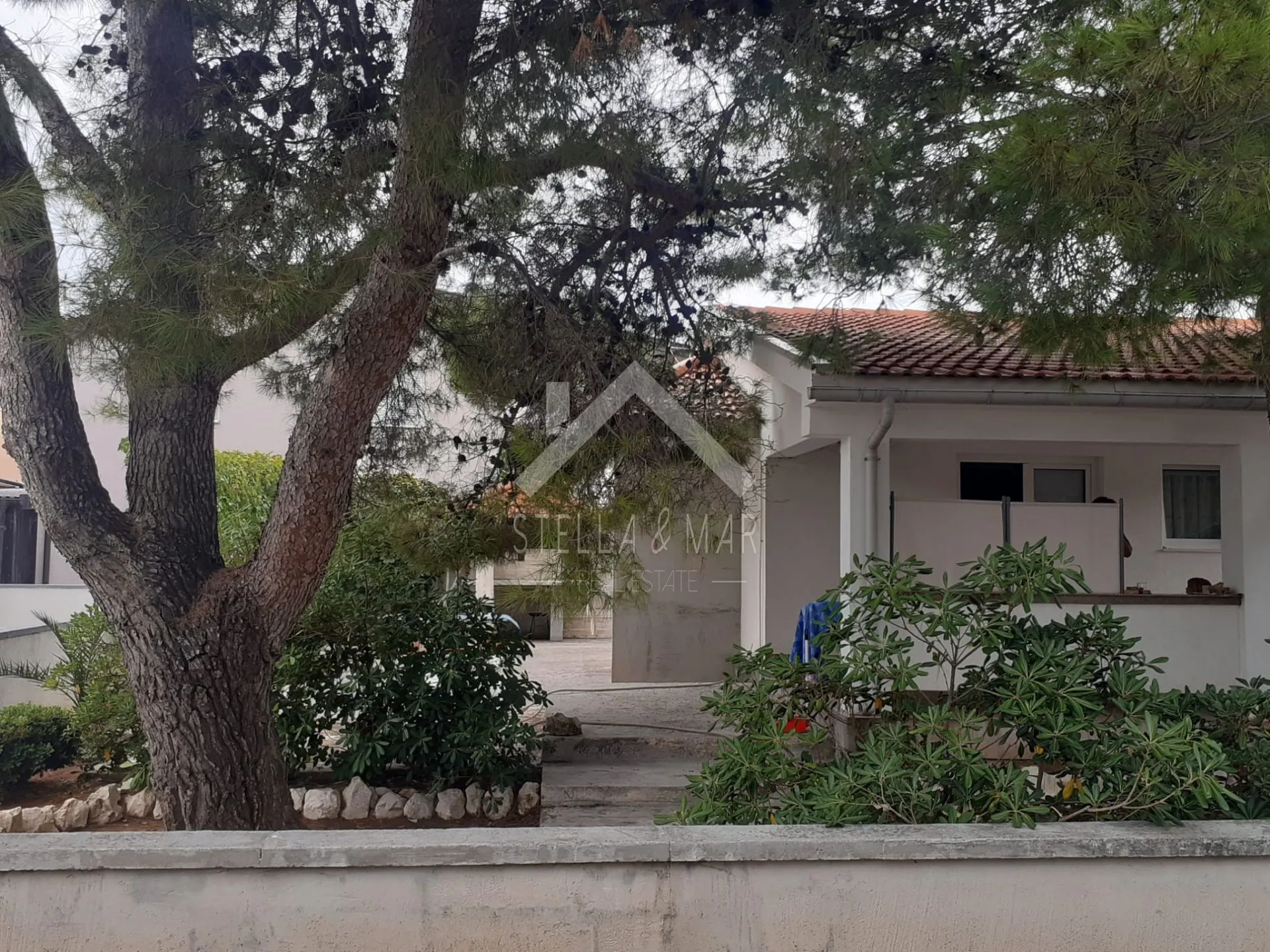 Prizemnica 200m do mora - Vir  - cover