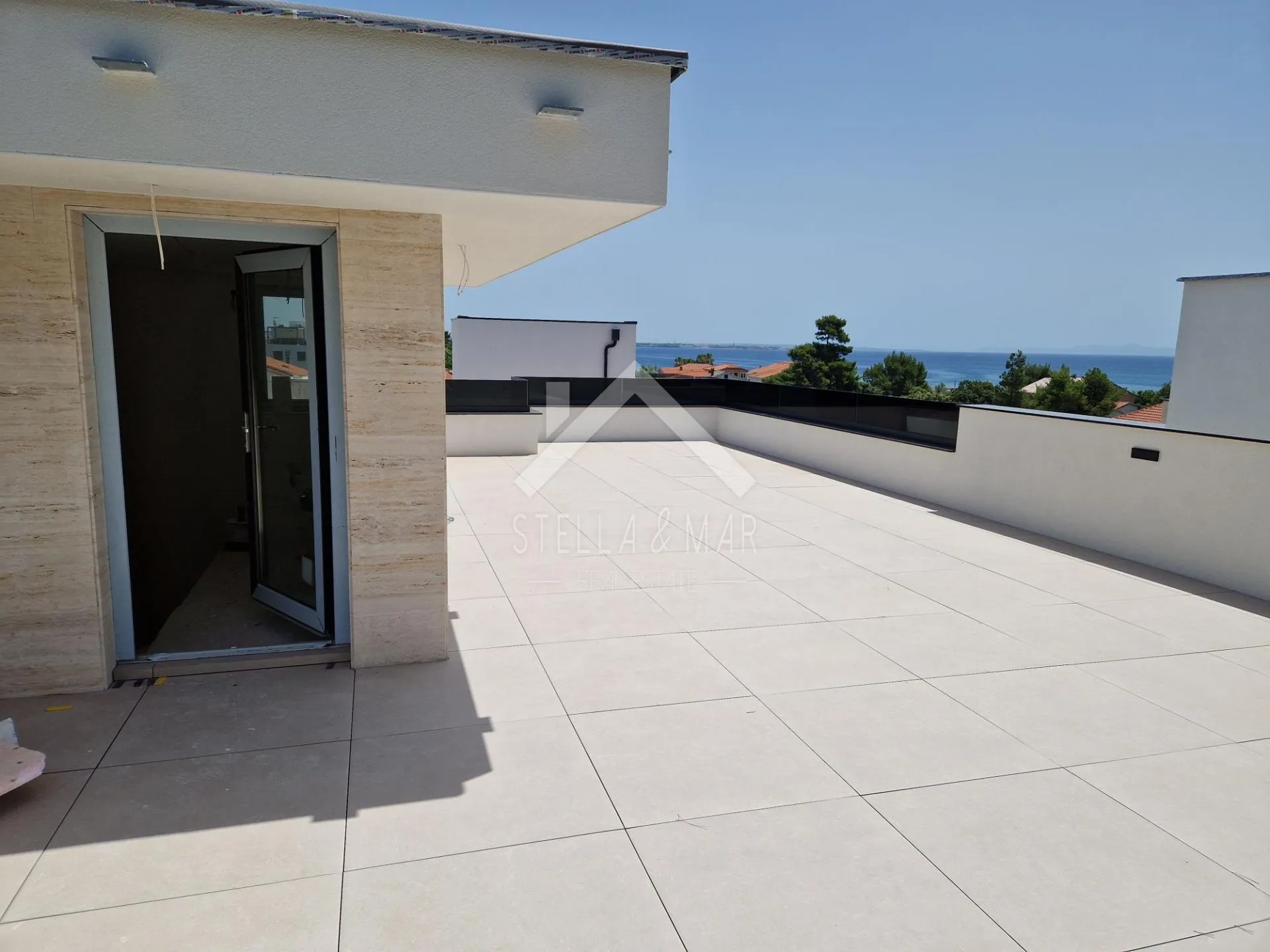 Penthouse sa krovnom terasom, Centar - Vir  - cover