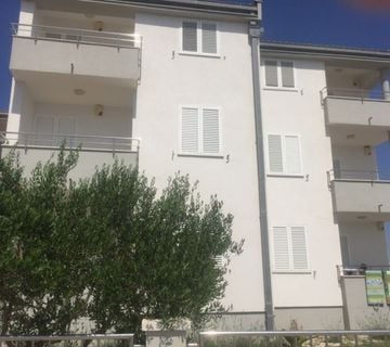 Kuća sa10 apartmana: Sukošan, dvokatnica, 600 m2*PRVI RED* - cover