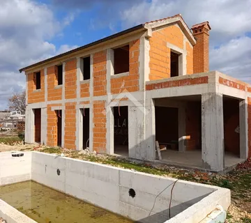 Obiteljska kuća u ROH BAU stanju - Ninski Stanovi - cover