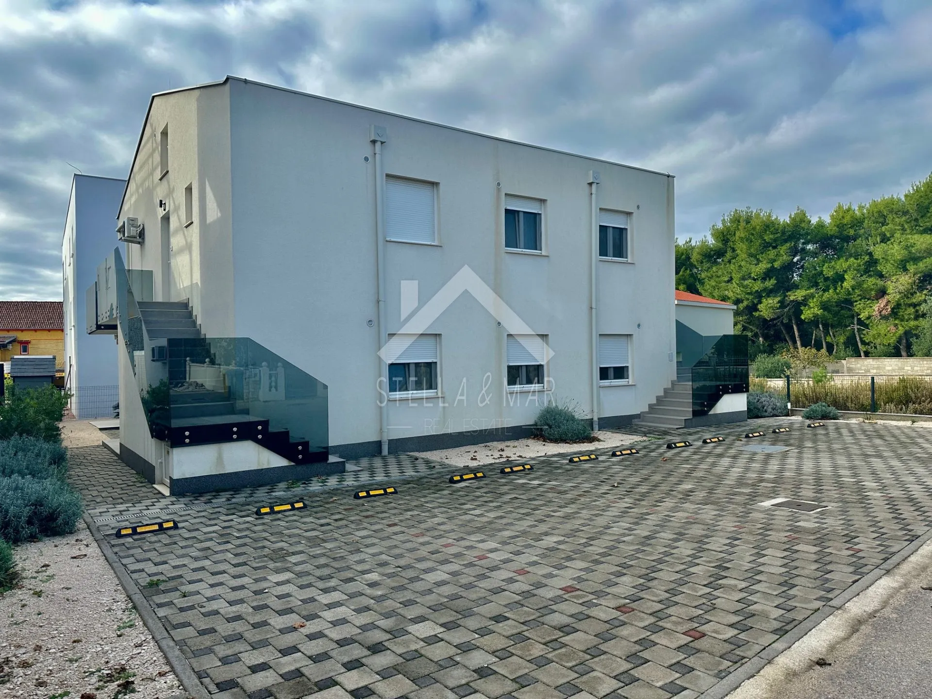 Dvosobni apartman, 70m od mora - Vir  - cover