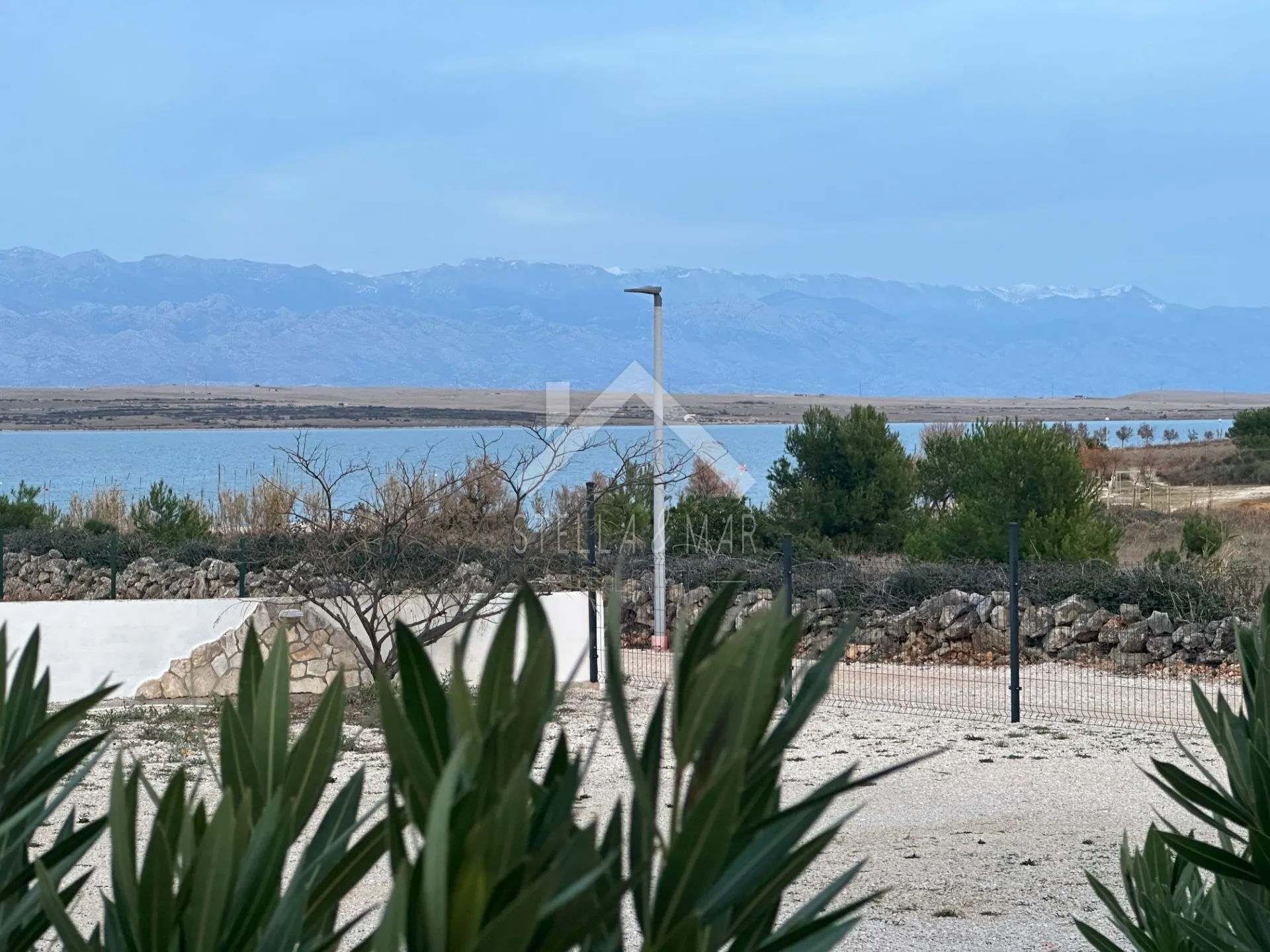 Dvosobni apartman, pogled na more - Vir  - cover