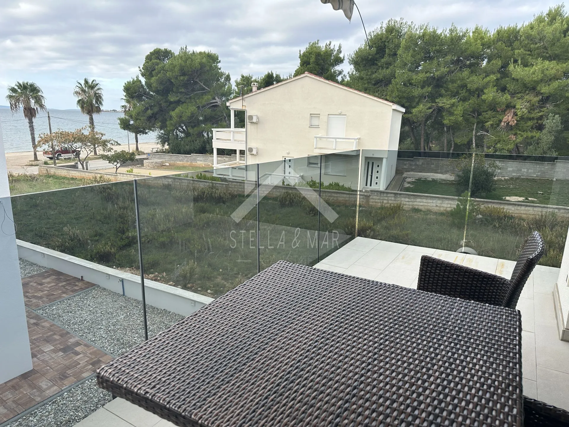 Dvosobni apartman, pogled na more - Vir  - cover