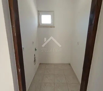 Dvojna kuća sa tri apartmana - Vir  - cover