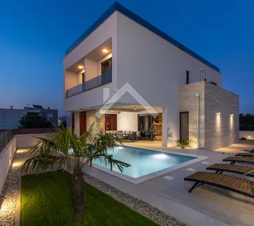 Atraktivna VILLA sa bazenom sa sadržajima - Zaton-Nin, Zadar - cover