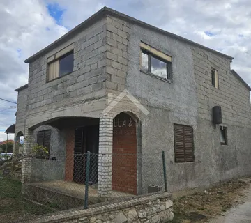 Nedovršena kuća sa dva stana - Galovac  - cover
