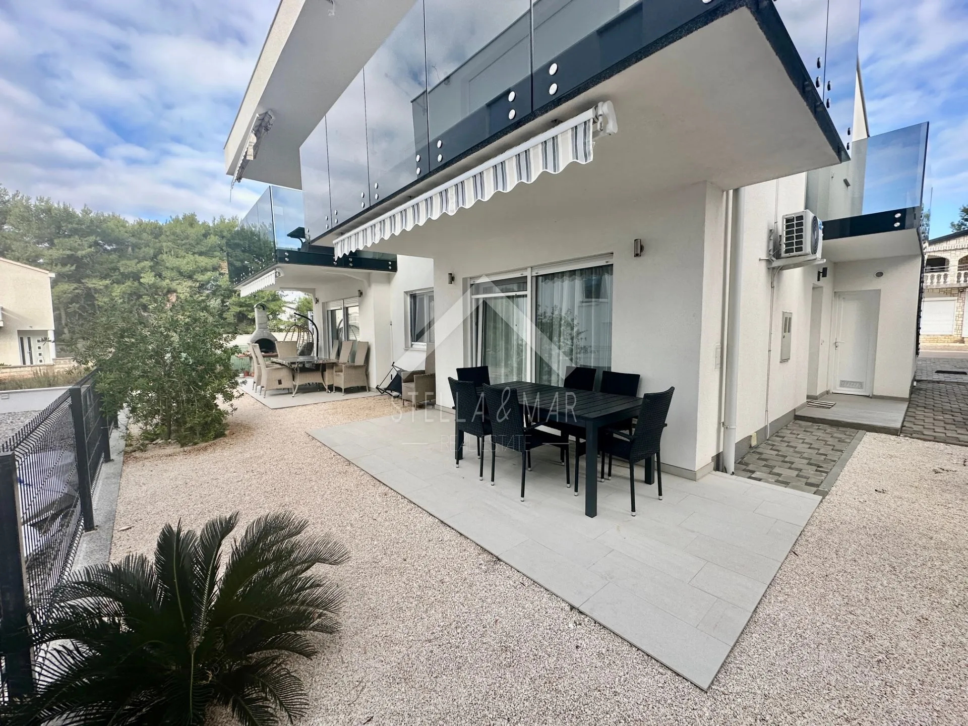 Dvosobni apartman, 70m od mora - Vir  - cover