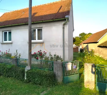 Samostojeća kuća s pomoćnim zgradama – Gračec - cover