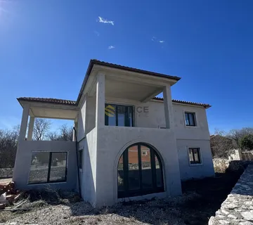 Otok Krk, samostojeća vila s bazenom na lijepoj i mirnoj poziciji! - cover