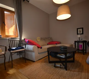 Otok KRK, Malinska, lijepo uređen apartman od 84m2 na dvije eteže, 300 m od mora! - Vantačići, Malinska-Dubašnica