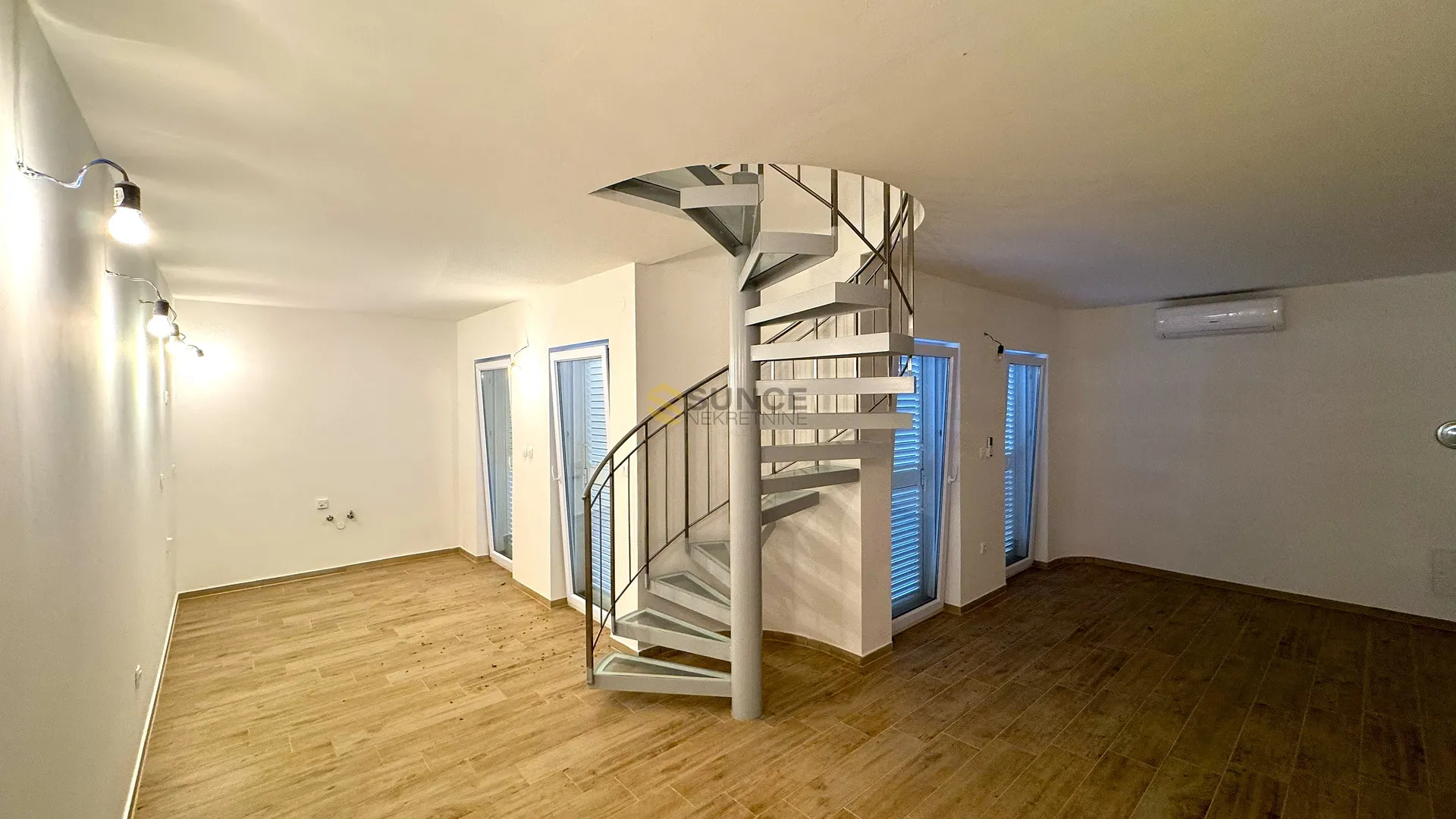 Malinska, dvoetažni apartman od 88 m2 na odličnoj poziciji! - cover