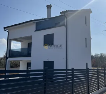 NOVO! Otok Krk, Malinska, samostojeća vila s pogledom na more! - Zidarići, Malinska-Dubašnica