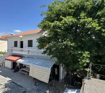 Šilo samostojeća kuća sa četri apartmana! - cover