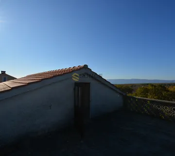 Krk samostojeća stara kamena kuća sa otvorenim pogledom ! - Punat