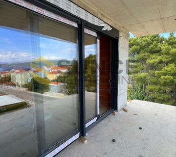 Otok Krk, novi apartman od 66 m2 s dvije spavaće sobe i lijepim pogledom na more! - cover