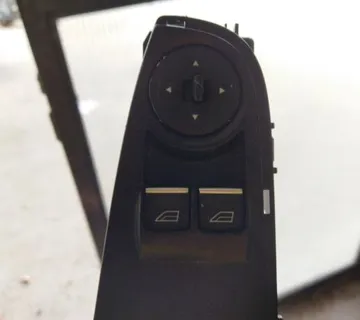 FORD FIESTA 2016 GOD PREKIDAČ PROZORA - cover