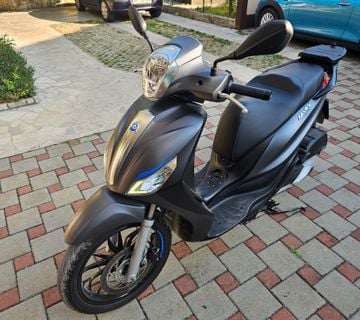 Motor piaggio medley 150 ABS - cover