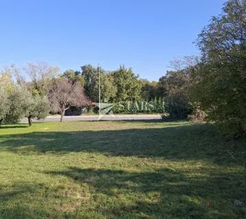 Labin - građevinski teren 1300 m2 - cover