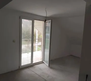 Prodajem kuću Brodski Varoš - cover