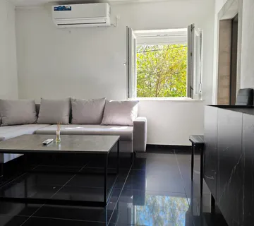 Hitno: stan s dvije spavaće sobe, Sinj, Glavice, 57.00 m2 (prodaja) - cover