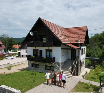 Dajem u najam kuću za turizam - Plitvice - cover