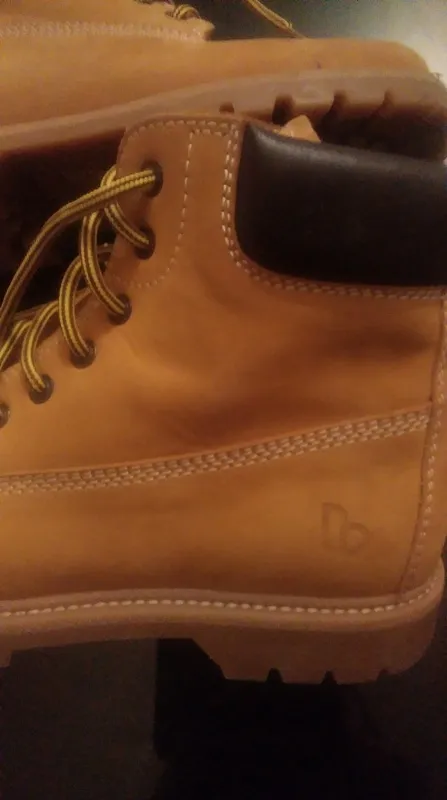 Nove cipele "Borovo" - cover