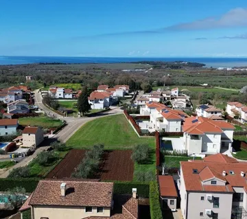 Građevinsko zemljište 1013 m² na prodaju – Vabriga, pogled na more, idealno za investiciju - cover