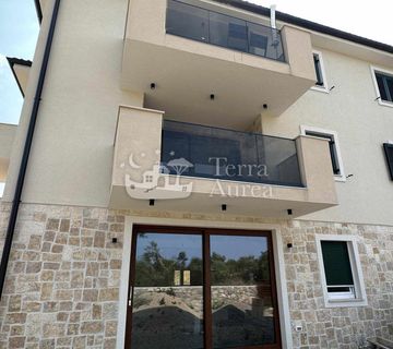 Apartman na veoma mirnoj lokaciji, Malinska, otok Krk - cover