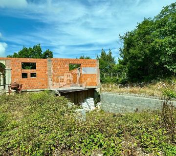 Samostojeća kuća u roh bau fazi, okolica Dobrinja, otok Krk - cover