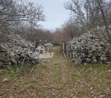 Poljoprivredno zemljište s pogledom na more, otok Krk - cover