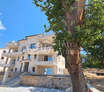 Atraktivan apartman 500 m od mora, Njivice, otok Krk  - cover